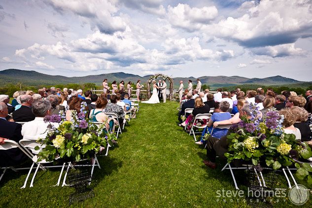 101 Best New England Wedding Venues Mountain Top Inn Resort Mountains Ceremony Portrait The Mountain Top Inn Wedding Chittenden Vt Find This Pin And More On New England Venues
