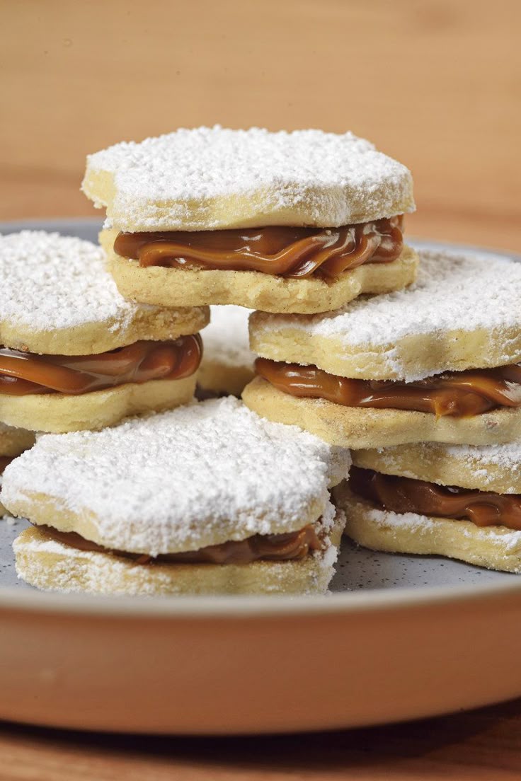 Alfajores Delicious Peruvian Cookie with Manjar Blanco Alfajores Delicious Peruvian Cookie with Manjar Blanco