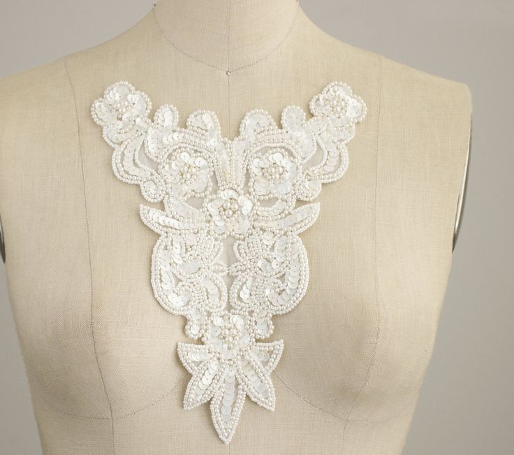 1 Pair Bird Sequins Beaded Embroidery Wedding Dress Collar Lace Applique 1 Pair Bird Sequins Beaded Embroidery Wedding Dress Collar Lace Applique