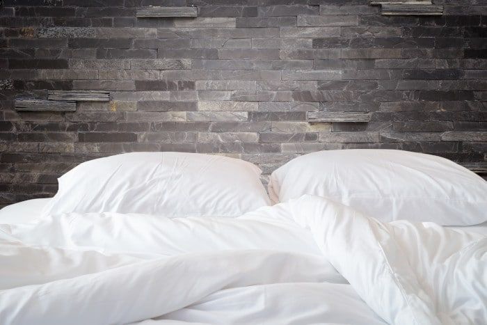 What Are The Best Sheets For Airbnb Microfiber Vs Cotton Bnb Duck Best Bed Sheets Best Sheets Bed Pillows