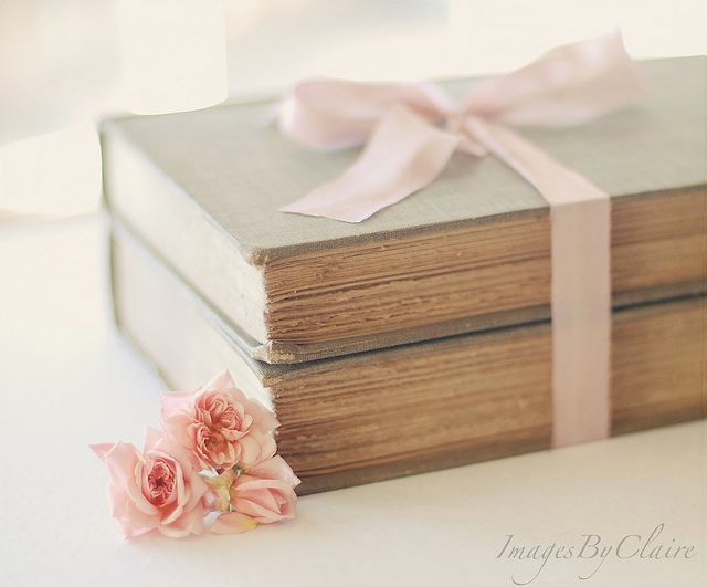 Pretty Books And Flowers Pretty Books And Flowers