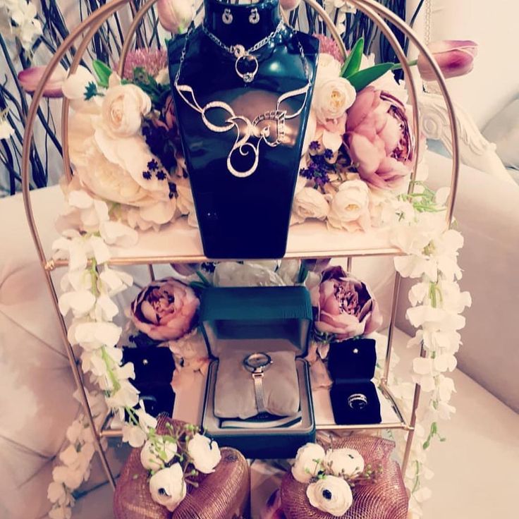 تنسيق دبش الطائف عرائس روز Aros Ros Instagram Media 2018 03 18 16 42 12 Gold Graduation Party Ring Pillow Wedding Arab Wedding