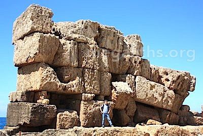 The Megalithic Wall of Arwad built by an Ancient civilization of Giants 2c0938152356c063b93f348fc1925d4b--syria-ancient-mysteries