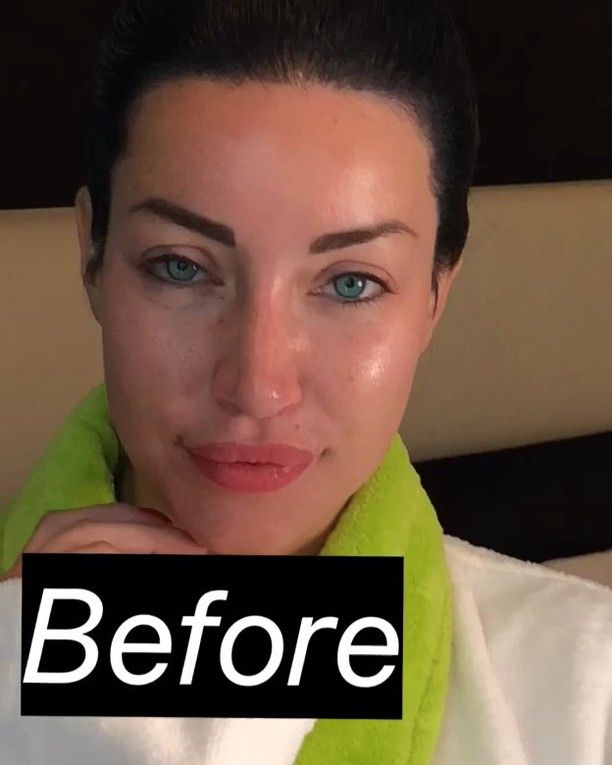 المودل ميكي جميله قبل وبعد حاولت اشيل التاتو اللي بحواحبها بكونسيلر غامق وثقيل عشان اقدر ارسم الحواجب بشكل طبيعي وناعم استخدمت ميكب فوريفر الباليت Make
