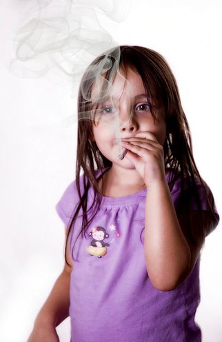 Smoking Cigarettes Daughters De Risa Videos Mother Smoking Cigarettes Daughters De Risa Videos Mother