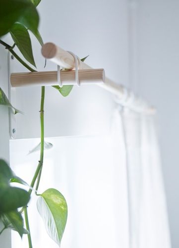 simple wooden curtain rods w/ rubber bands | IKEA Catalog 2016 | 01 SANNOLIKT En...