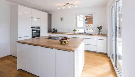 Küche mit zentralem küchenblock moderne küchen von