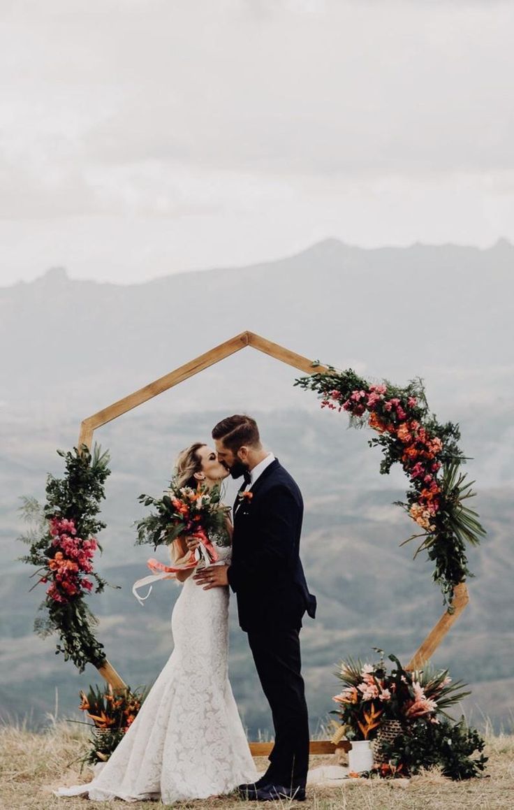 Geometric Wedding Arch // Heptagon Wedding Backdrop / Arches | Etsy