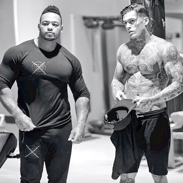 Model tattoo gym retro