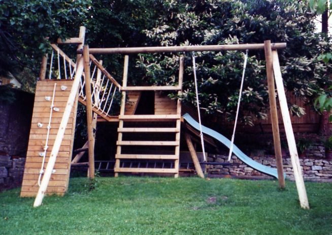 Bridge equipment play swinging Bridge equipment play swinging