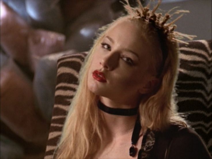 'The Freshman', Buffy the Vampire Slayer series 4 hairspiration | Buffy - Buffy The Vampire Slayer Season 4 Episode 8