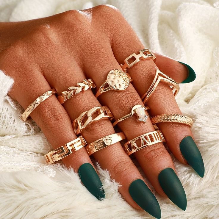 Gorgeous Small Clear Round Rhinestone Silver/Gold Plated Lady Jewelry Rings Gorgeous Small Clear Round Rhinestone Silver/Gold Plated Lady Jewelry Rings