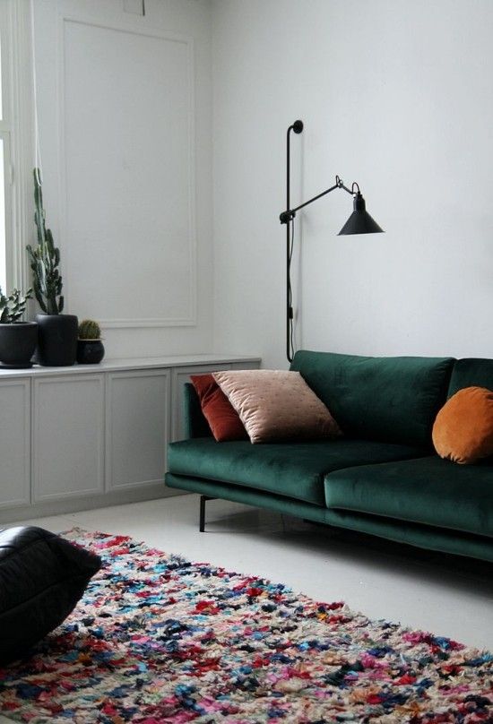 Petrol-Farbe für Samtsofa #Design #dekor #dekoration #design - farbe fürs badezimmer Petrol-Farbe für Samtsofa #Design #dekor #dekoration #design - farbe fürs badezimmer