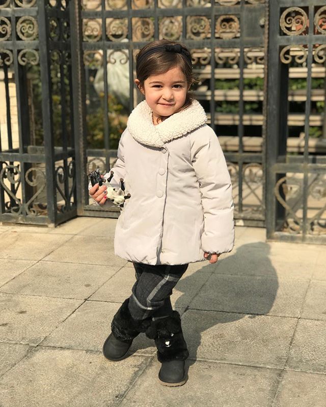 دوست جديدش دستشهآقا گاوه دوم بهمن سلين ماشاالله Celinesavadkouhi 38monthsold Winter Jackets Canada Goose Jackets Fashion