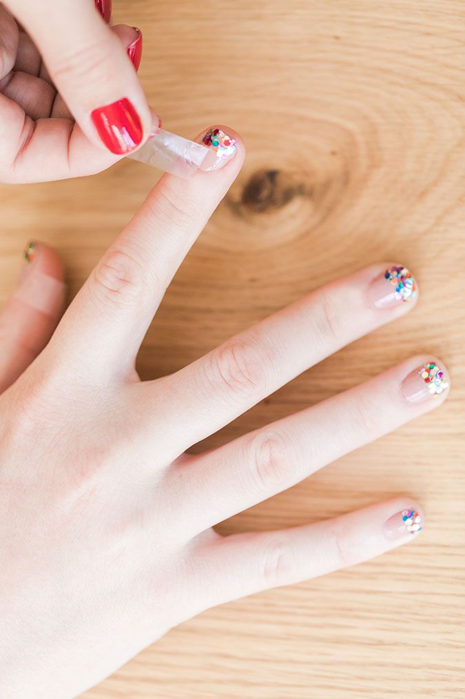 How to create a disco glitter tipped mani at home