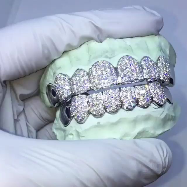 Real VVS Diamond Grillz Video Grillz, Grillz teeth, Diamond grillz.