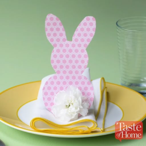 DIY Easter Place Setting! Visit our website for more Easter decoration ideas. DIY Easter Place Setting! Visit our website for more Easter decoration ideas.