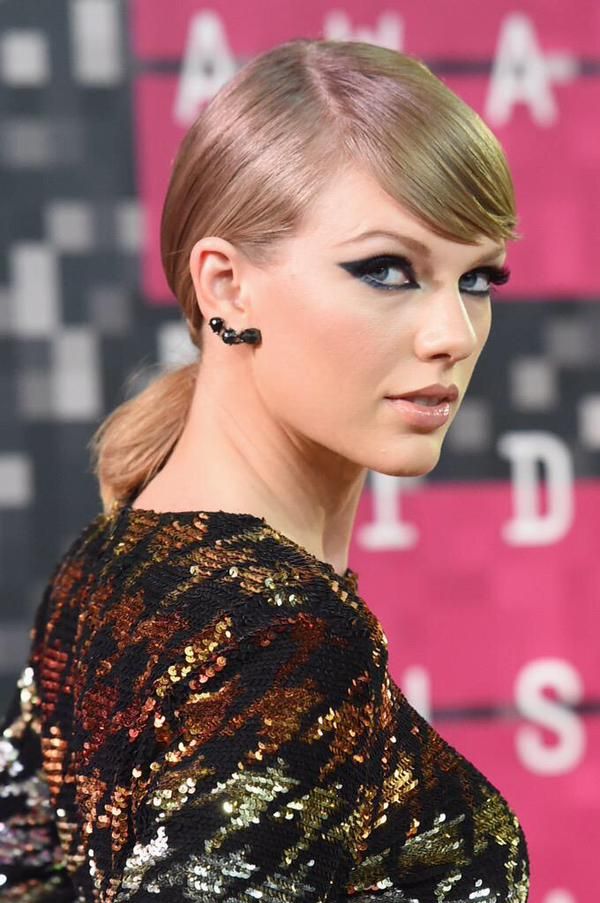 2018 vma taylor swift dress color 2018 vma taylor swift dress color