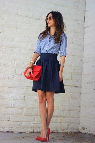 Tenue Chemise de ville à rayures verticales , Jupe patineuse , Escarpins en\u2026