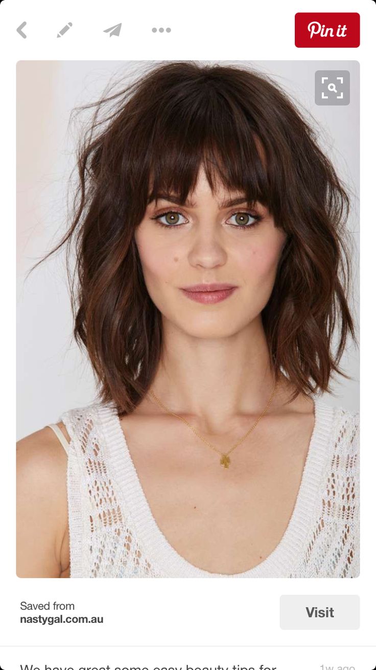 Grooming ladder without bangs on medium hair: who fits, photo Grooming ladder without bangs on medium hair: who fits, photo