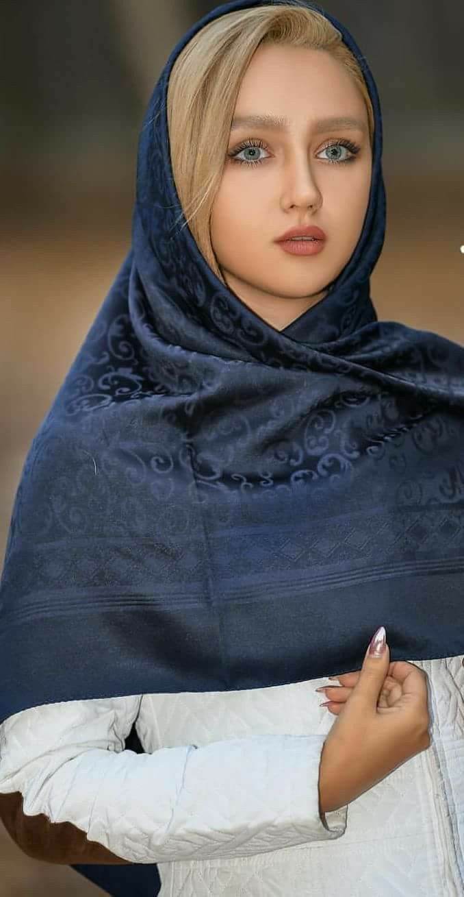 Shirin Mohabbat イラン 女性 ヒジャブファッション 女性 Shirin Mohabbat イラン 女性 ヒジャブファッション 女性
