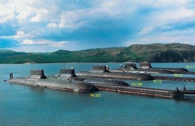 Ronin Soviet Typhoon Submarines 原子力潜水艦 ロシア海軍 艦船 Ronin Soviet Typhoon Submarines 原子力潜水艦 ロシア海軍 艦船