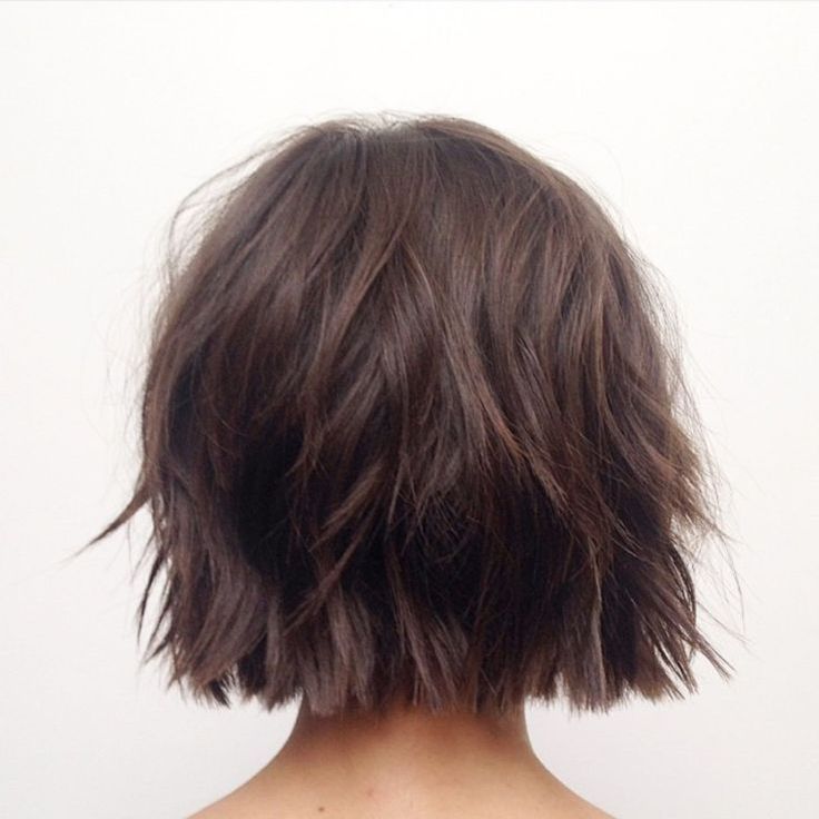 Short Choppy Brown Bob For Fine Hair Wavy bob hairstyles, Thick hair