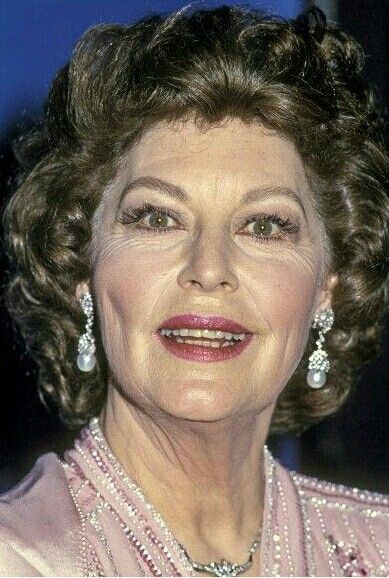 Ava Gardner in later years - Still beautiful! | Atrizes