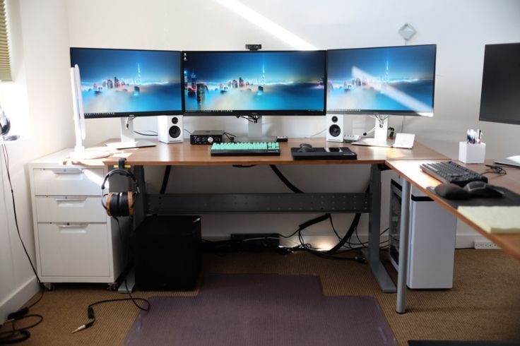 3 Screens White Minimal Setup Desk Ivity Google Search Escritorio Para Dos Personas Diseño De Interiores Oficina Oficinas 3 Screens White Minimal Setup Desk, Computer Desks For 3 Monitors