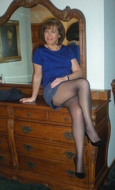 pictures mature moms Pictures mature moms