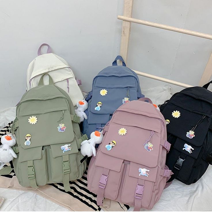 Pin oleh Sapana thapa di BAGS | Tas sekolah, Tas, Gaya model pakaian