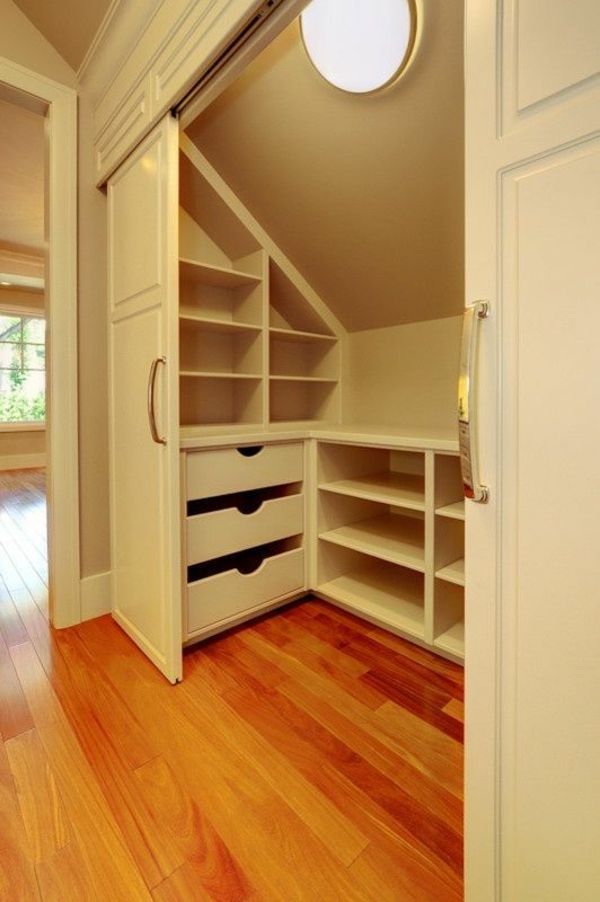 Die besten 25+ Begehbarer kleiderschrank dachschräge Ideen auf - begehbarer kleiderschrank system modern Die besten 25+ Begehbarer kleiderschrank dachschräge Ideen auf - begehbarer kleiderschrank system modern