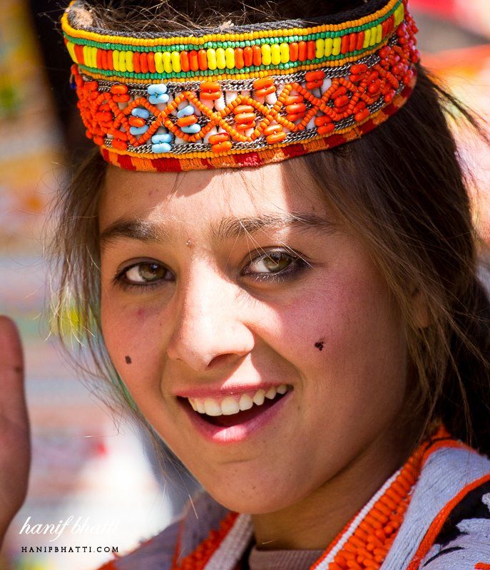 Kalashi girl in Bomborit Kalash | Kalash people, People of pakistan ...