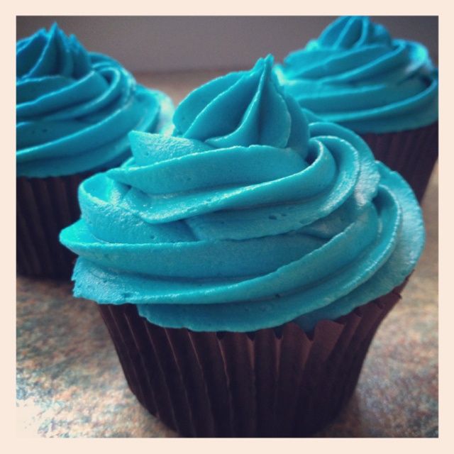 80 best Blue cupcakes images on Pinterest Blue cupcakes ...