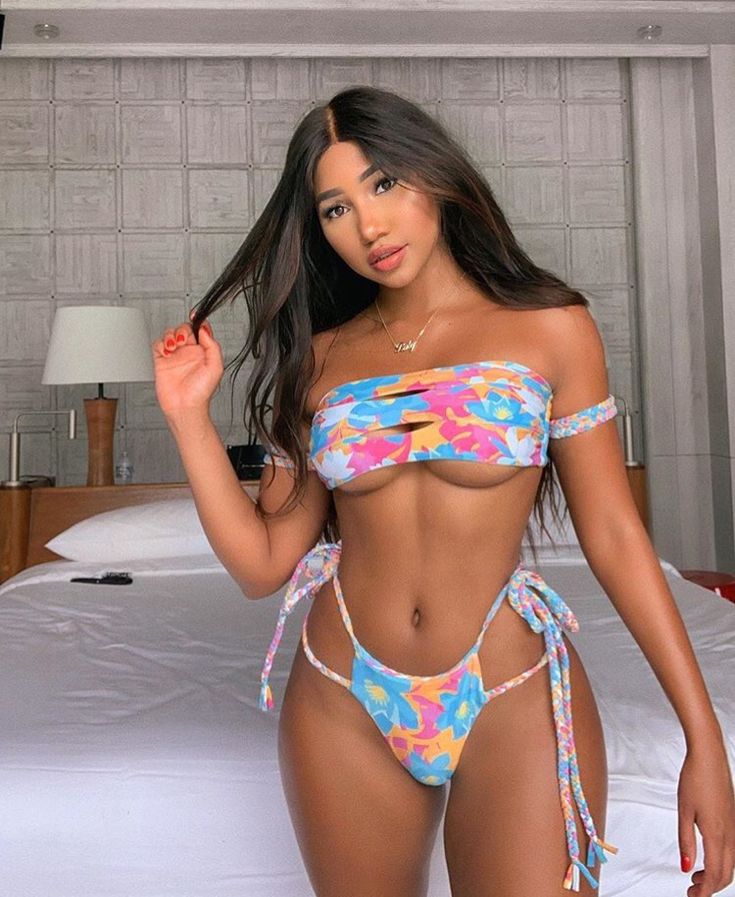 Latino Geil Bikini Masturbieren