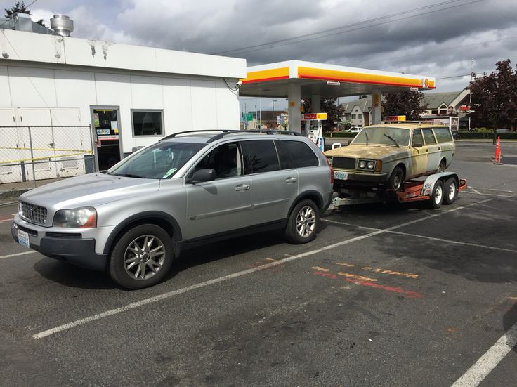 2006 Volvo XC90 V8 towing a 1978 Volvo 245. The V8 has 311hp and 5