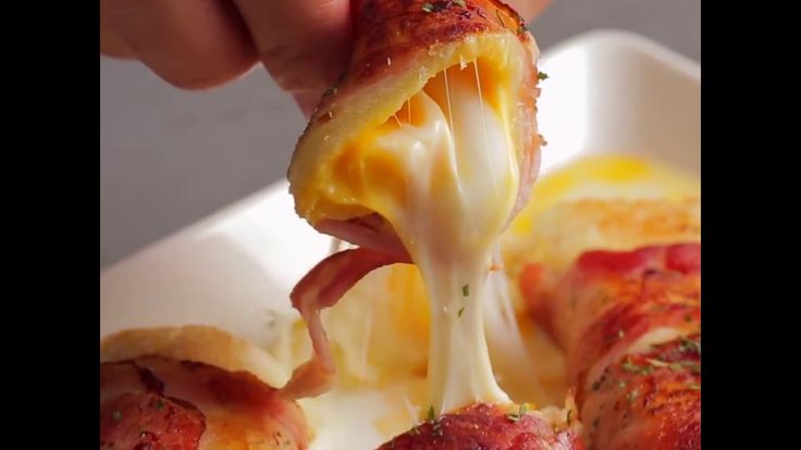 Oven Baked Bacon Recipe - An easy 20 minute breakfast favorite! Gluten free and