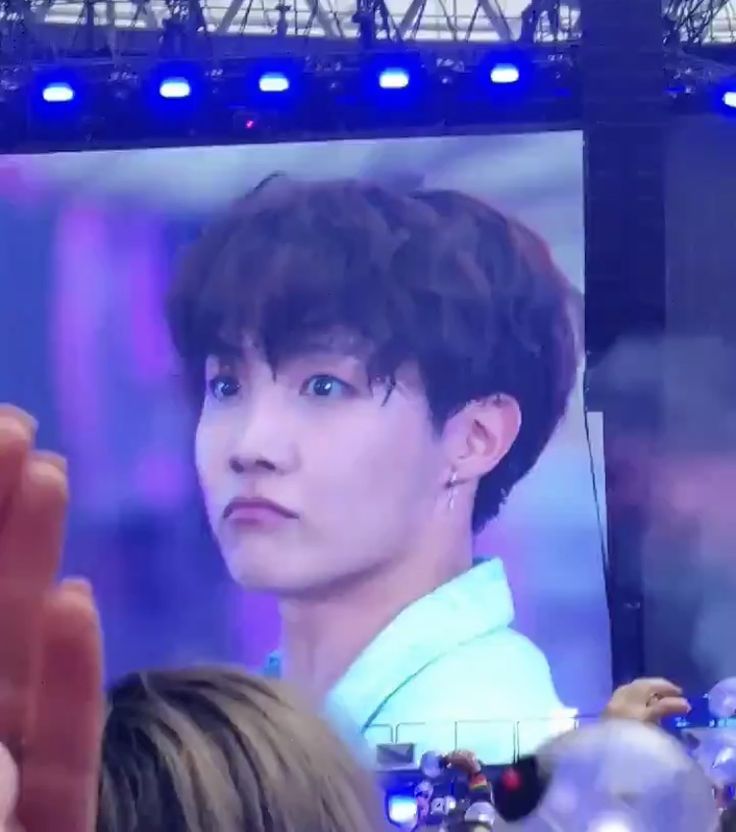 Pin by josefine on lq bts | Jhope cute, Bts concert, Bts aesthetic pictures