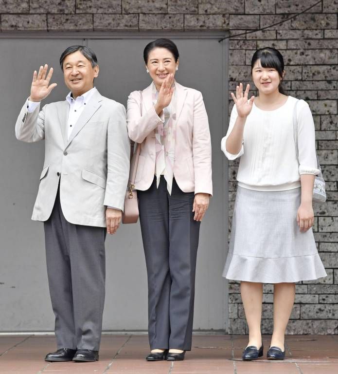 Ihr Lacheln Ist Zuruck Heute Strahlte Prinzessin Aiko Bei Einem Termin Mit Ihren Eltern Um Die Wette Viele Japaner A Prinzessin Kronprinzessin Victoria Japan
