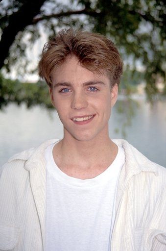 Jonathan brandis biografia filmografia y fotos 24 Jonathan brandis biografia filmografia y fotos 79