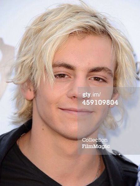 What does ross lynch look like naked, des momsex
