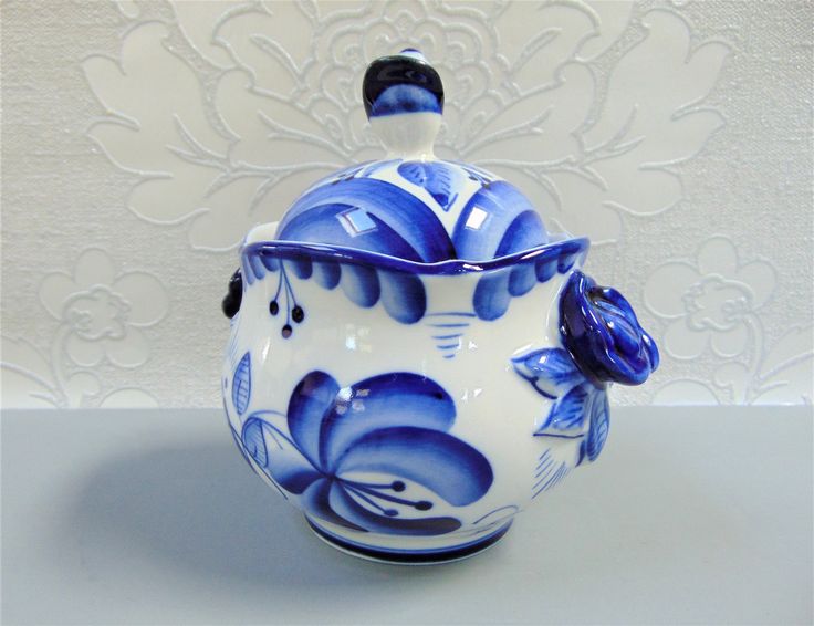 Gzhel Porcelain candy flowers vase bowl Hand-painted Gzhel Porcelain candy flowers vase bowl Hand-painted