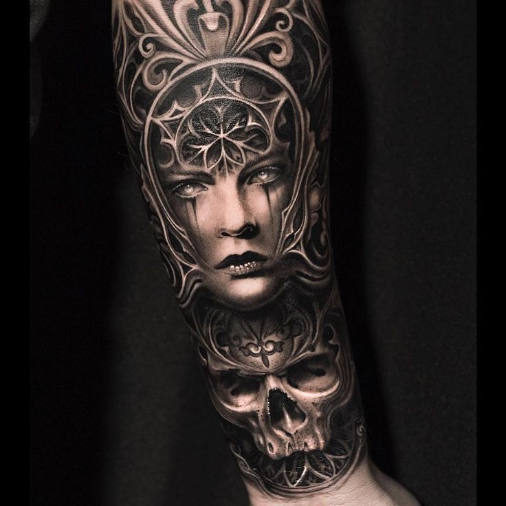 Gothic tattoo rücken