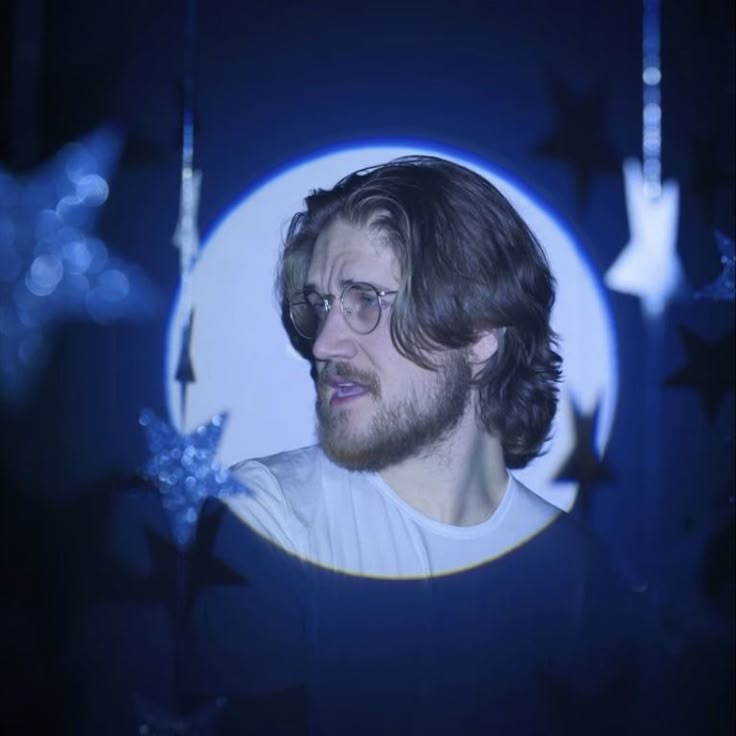 wishful thinker with the worst intentions — Bo Burnham: Inside in 2021