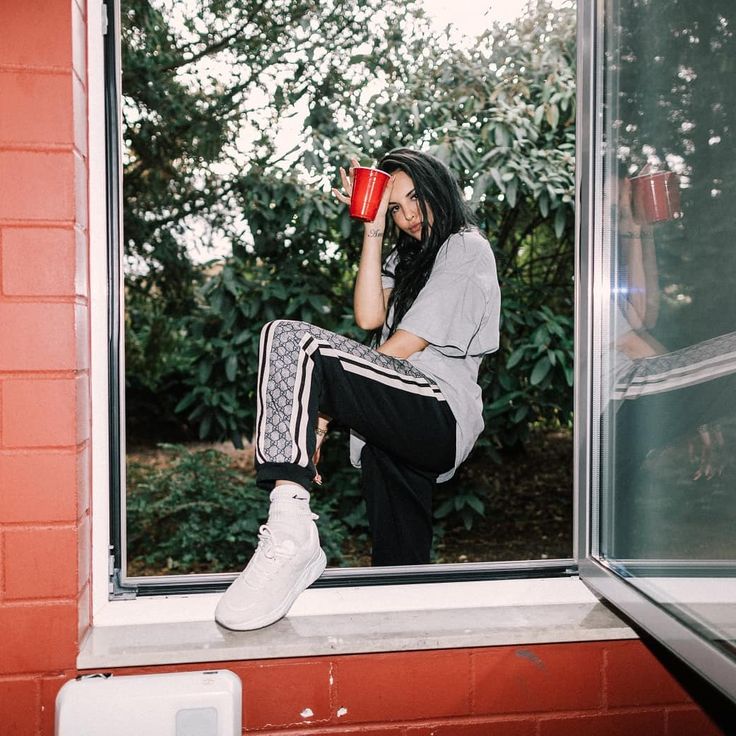 Juju jujuvierundvierzig Instagram, Instagram bilder