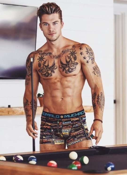 Pin Auf Hot Under Wear