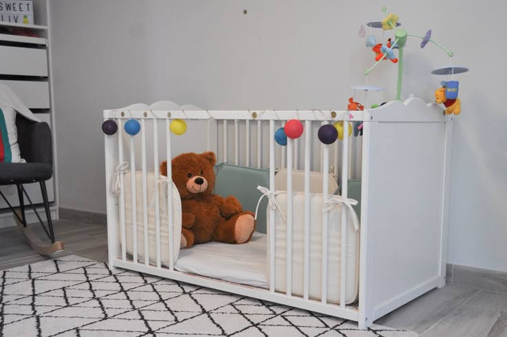 Le Lit De Bebe Facon Montessori On A Essaye Et Echoue Lit Bebe Ikea Lit Bebe Chambre Bebe Montessori Le Lit De Bebe Facon Montessori On A Essaye Et Echoue Lit Bebe Ikea Lit Bebe Chambre Bebe Montessori