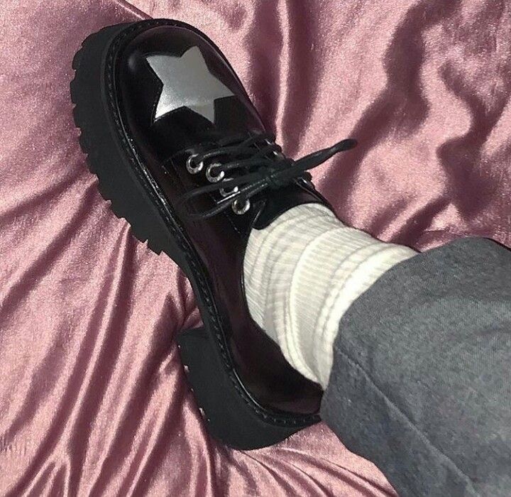 Unif clearance star shoes