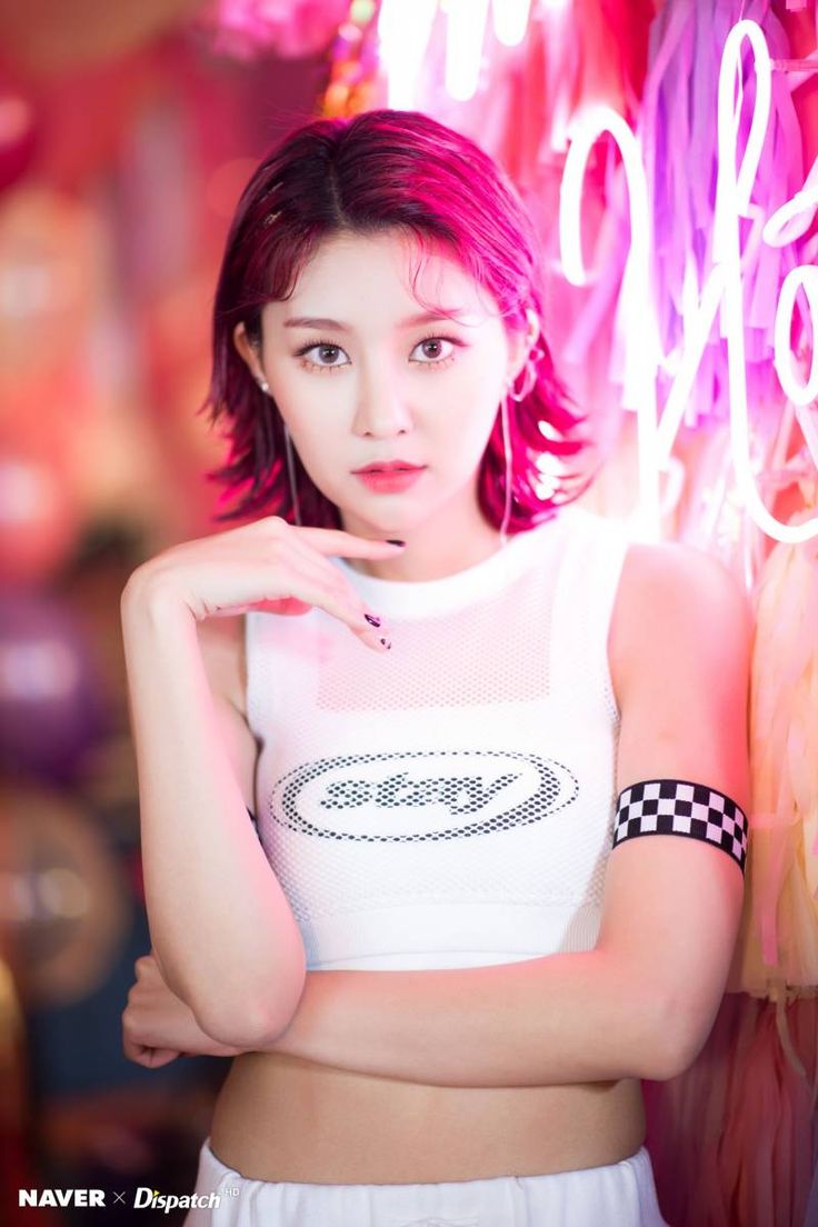 momoland hyebin m so hot music video filming by naver x momoland hyebin m so hot music video filming by naver x