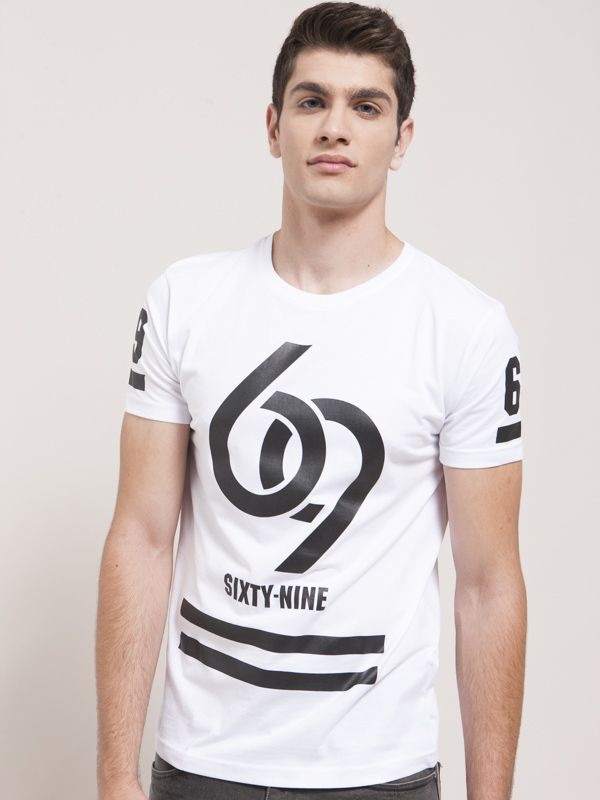 CAMISETA ESTAMPADO POSICIONAL | Camisetas estampadas CAMISETA ESTAMPADO MARIPOSA | Camisetas, Camisetas
